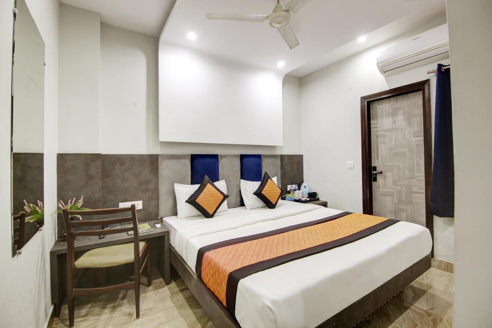 Hotel S B Inn - Near New Delhi Railway Station Paharganj Exterior photo