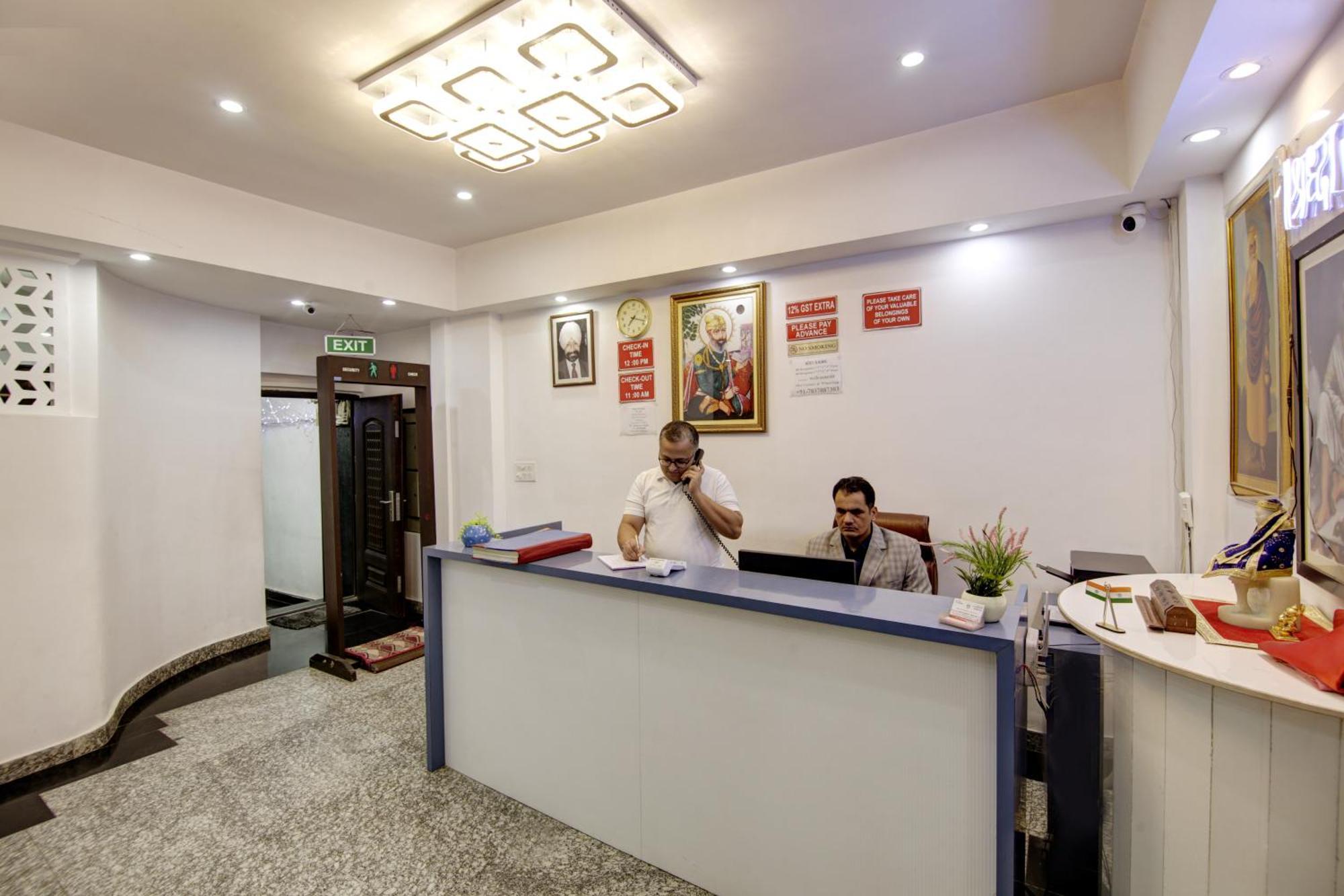Hotel S B Inn - Near New Delhi Railway Station Paharganj Exterior photo
