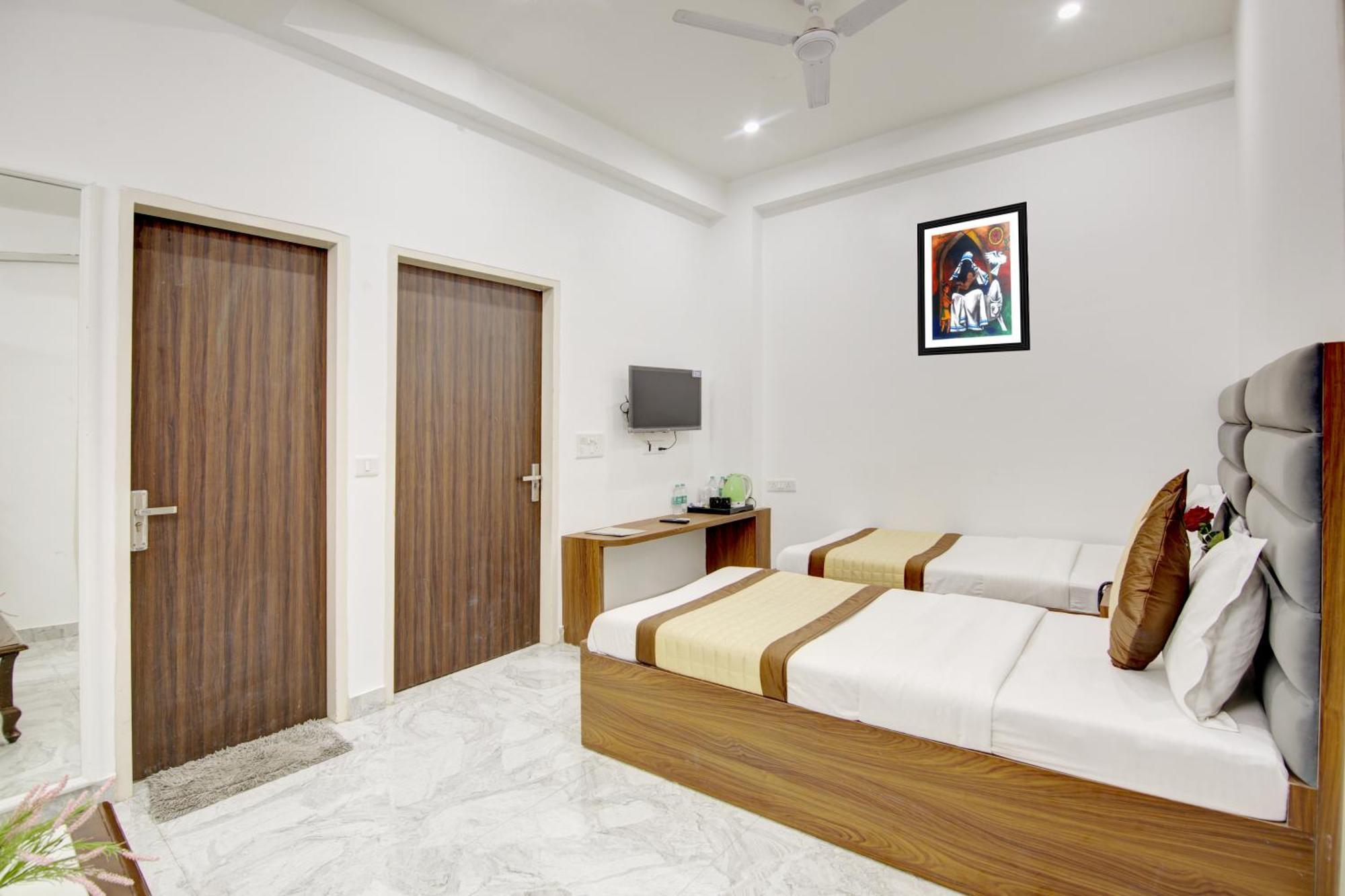 Hotel S B Inn - Near New Delhi Railway Station Paharganj Exterior photo