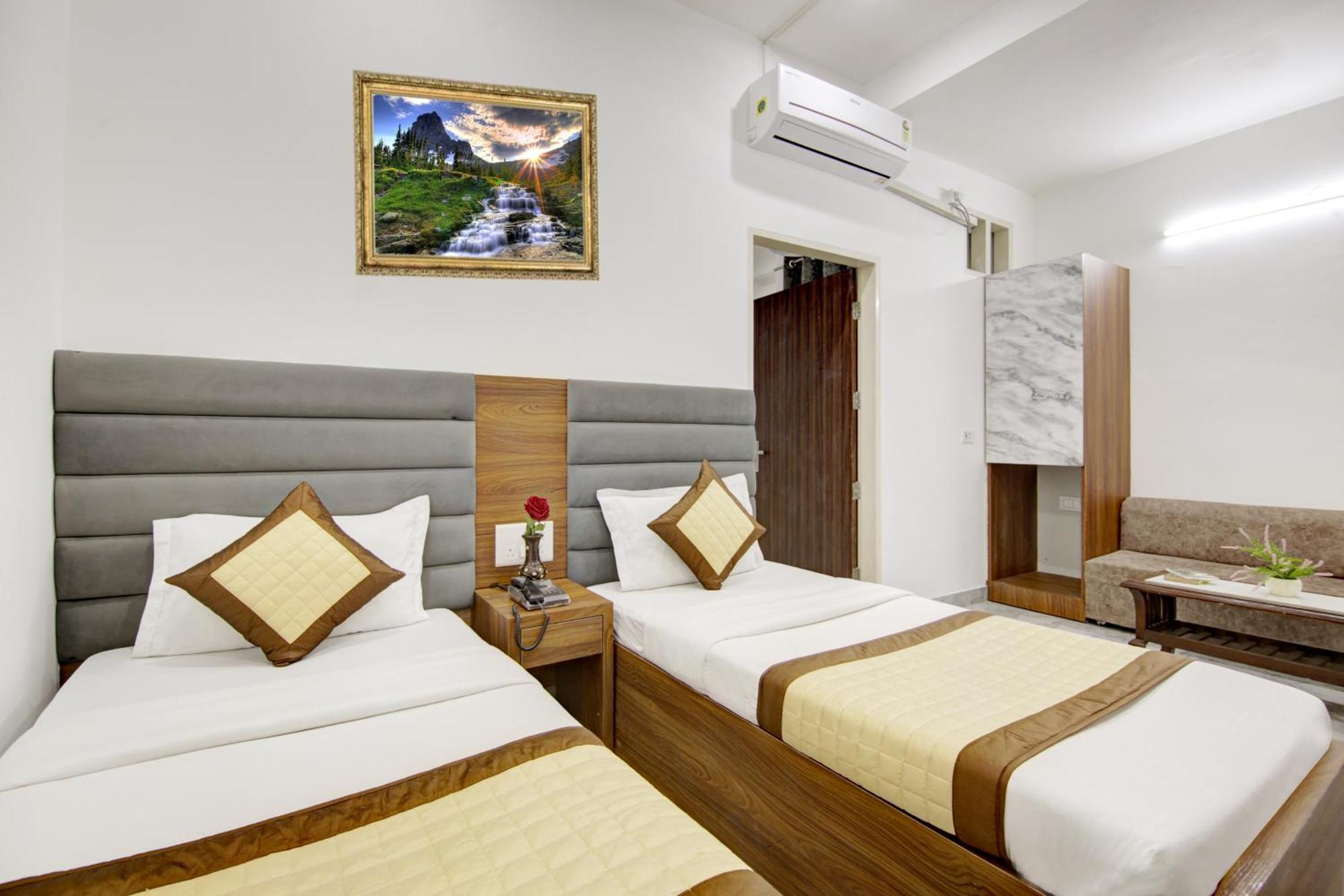 Hotel S B Inn - Near New Delhi Railway Station Paharganj Exterior photo