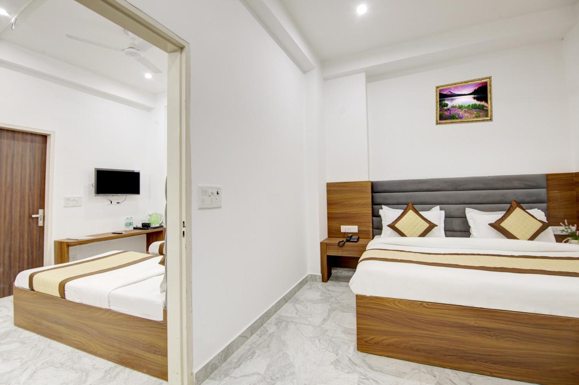 Hotel S B Inn - Near New Delhi Railway Station Paharganj Exterior photo