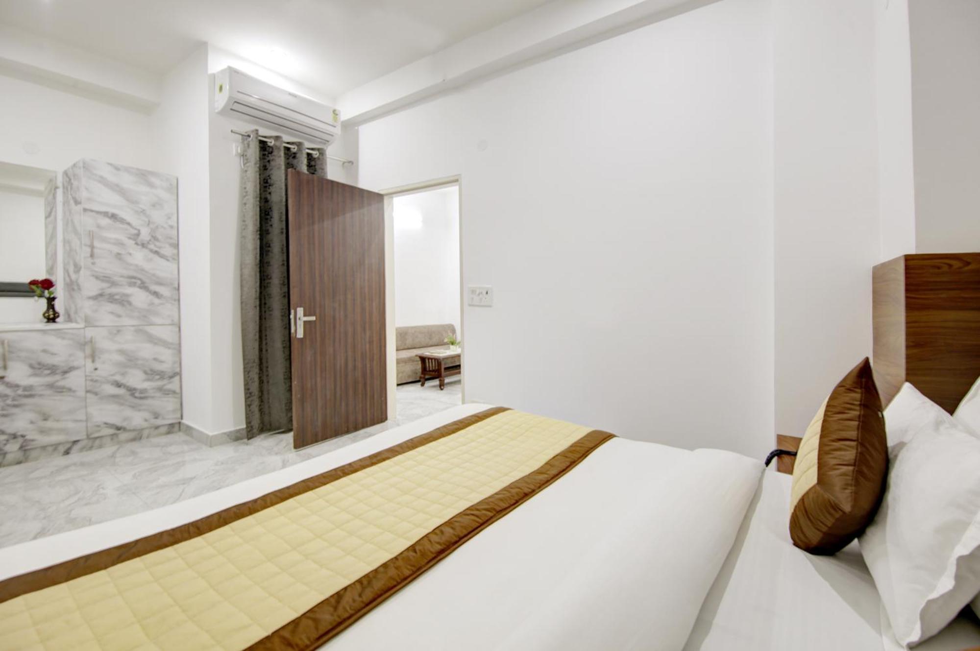 Hotel S B Inn - Near New Delhi Railway Station Paharganj Exterior photo